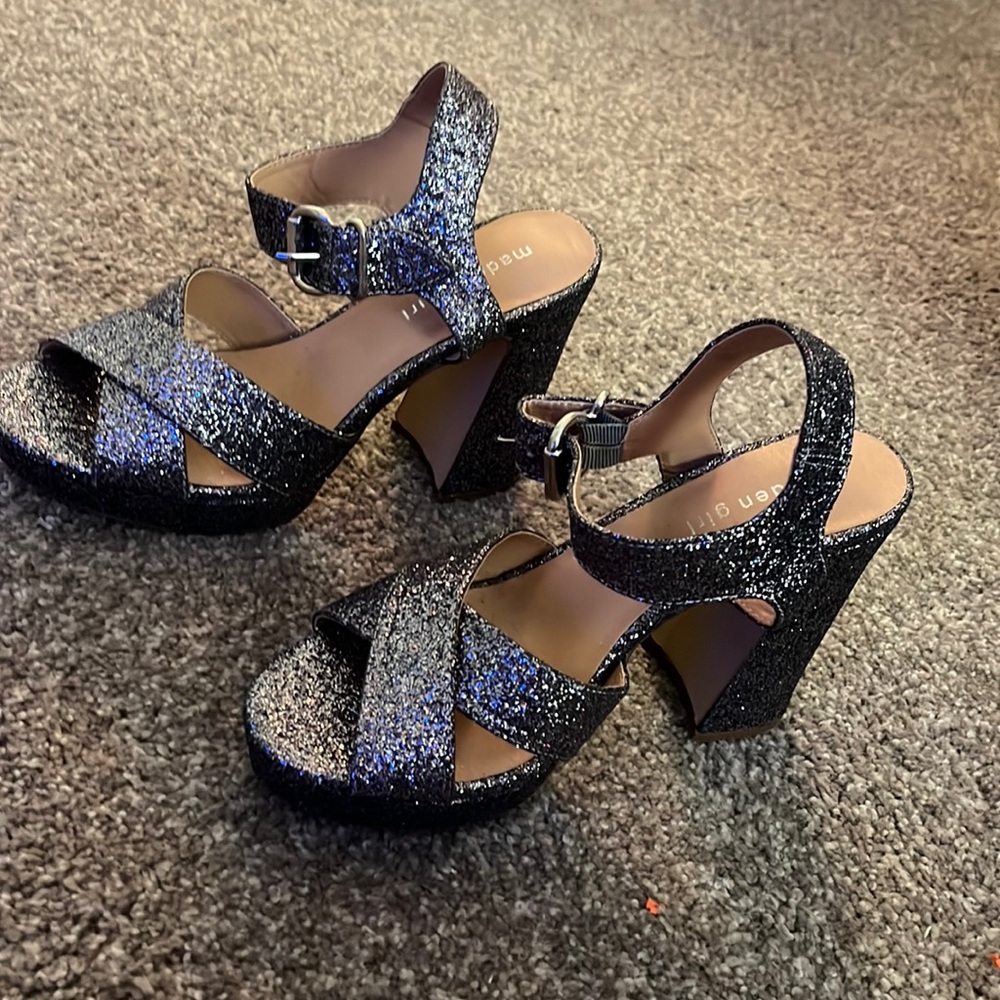 Very high heels glittery and perfect for dances! Never worn too
